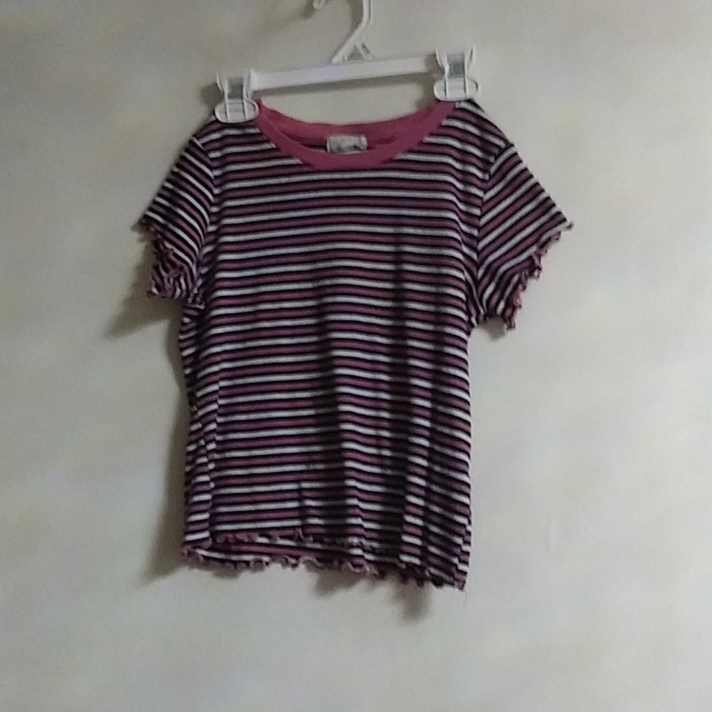Really cute medium length shirt